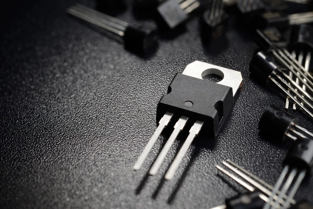 供應(yīng)Microchip單片機(jī)，Kingston存儲(chǔ)器，Actions藍(lán)牙智能音頻，Navitas氮化鎵芯片