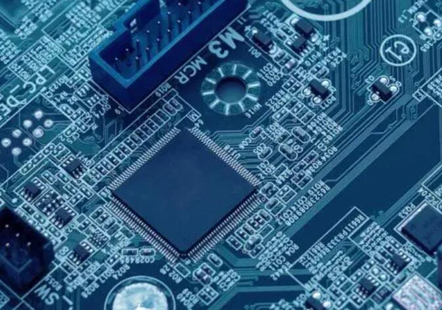 供應(yīng)電源管理-PMIC 芯片：包括電池管理、電壓基準(zhǔn)、LDO 穩(wěn)壓器、開(kāi)關(guān)穩(wěn)壓器