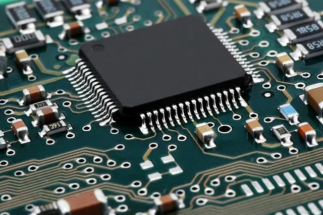收購賽靈思現(xiàn)場可編程門陣列、意法半導(dǎo)體微控制器 MCU、德州儀器時(shí)鐘發(fā)生器