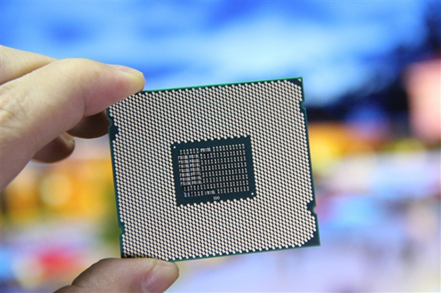 出售（Intel）奔騰? Silver 和 Gold 處理器、賽揚(yáng)? 處理器