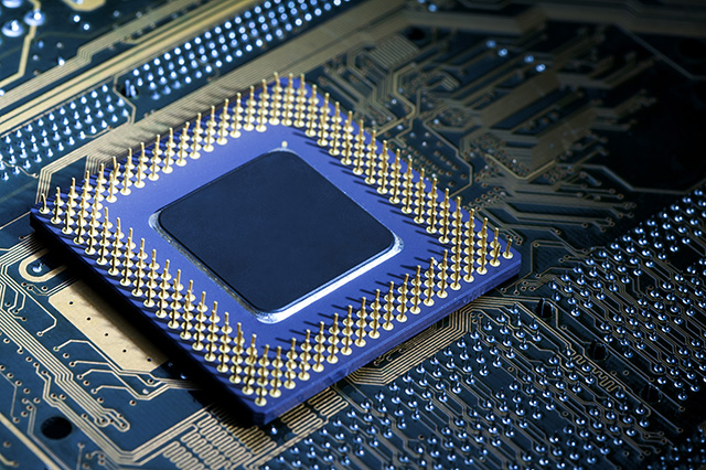 供應(yīng) Renesas 時鐘和定時：晶體振蕩器、抖動衰減器、VersaClock 可編程時鐘